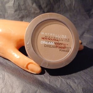 Maybelline Dream Matte Powder - Beige Compact Case - SAND Medium 0-1